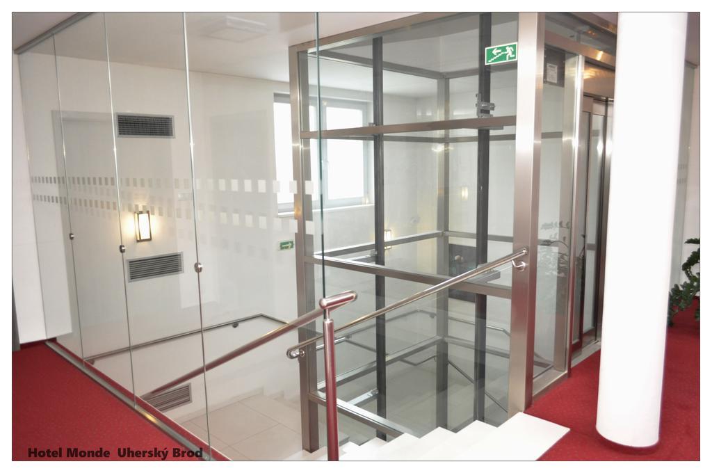Hotel Monde Uherský Brod Kültér fotó