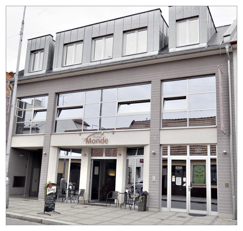 Hotel Monde Uherský Brod Kültér fotó