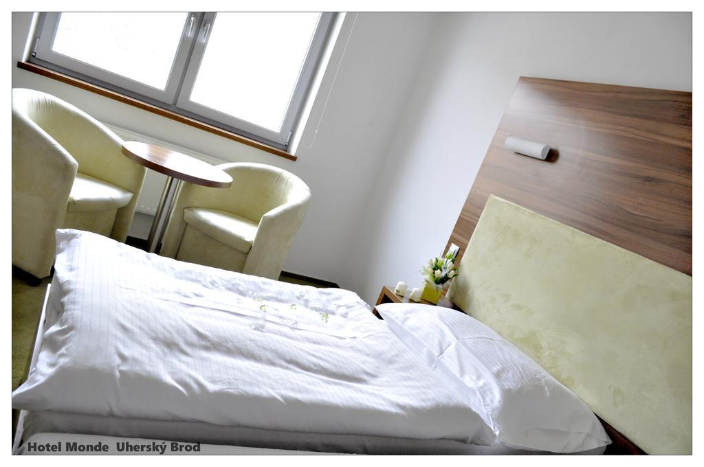 Hotel Monde Uherský Brod Kültér fotó