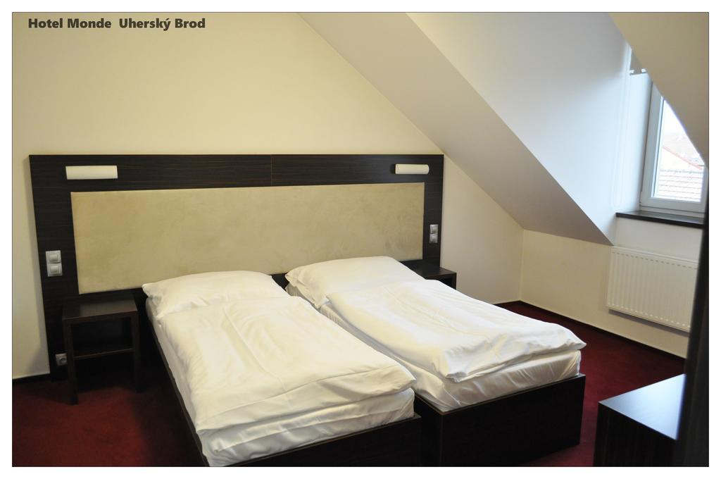 Hotel Monde Uherský Brod Kültér fotó