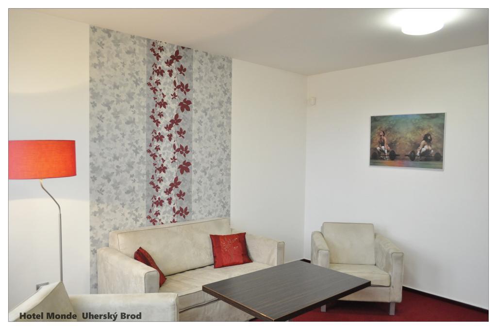 Hotel Monde Uherský Brod Kültér fotó