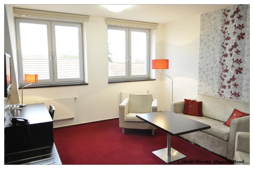 Hotel Monde Uherský Brod Kültér fotó