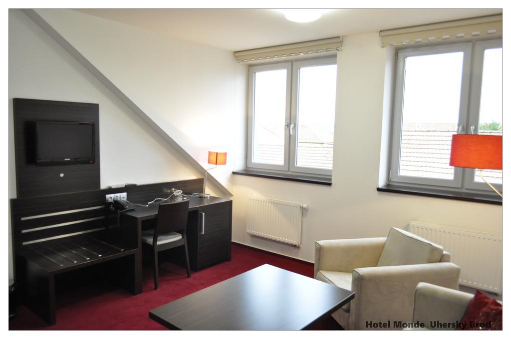 Hotel Monde Uherský Brod Kültér fotó