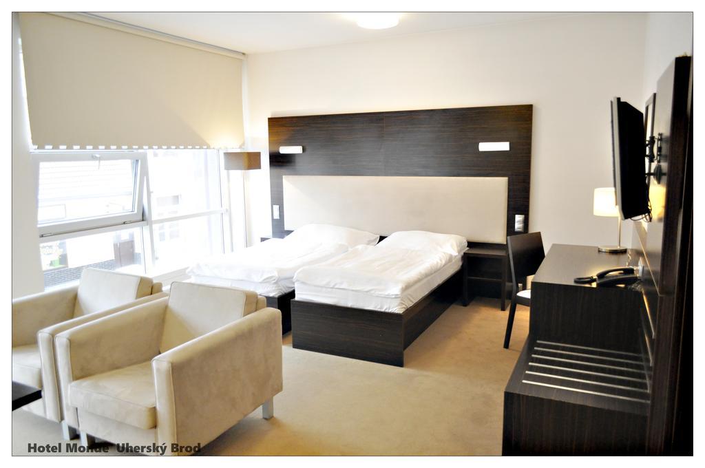 Hotel Monde Uherský Brod Kültér fotó