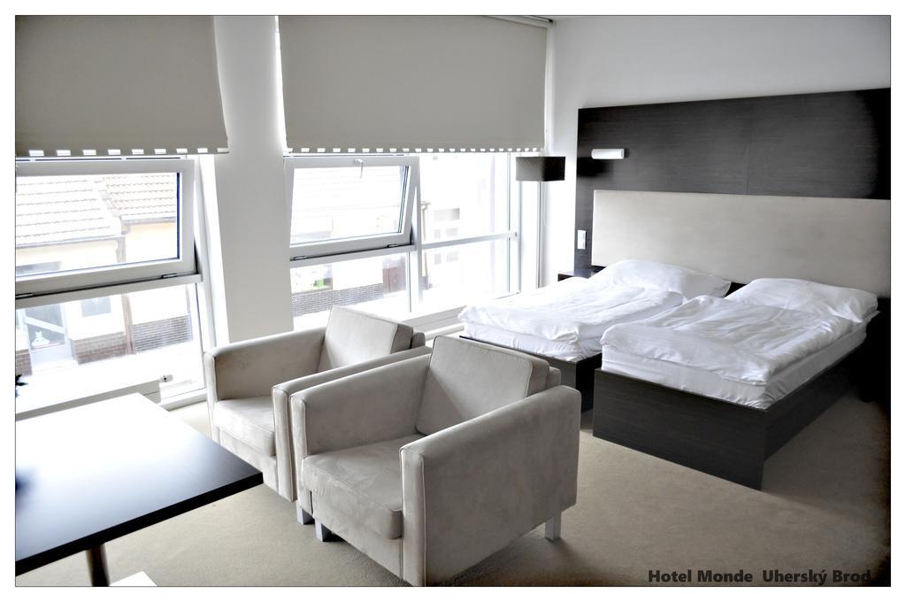 Hotel Monde Uherský Brod Kültér fotó