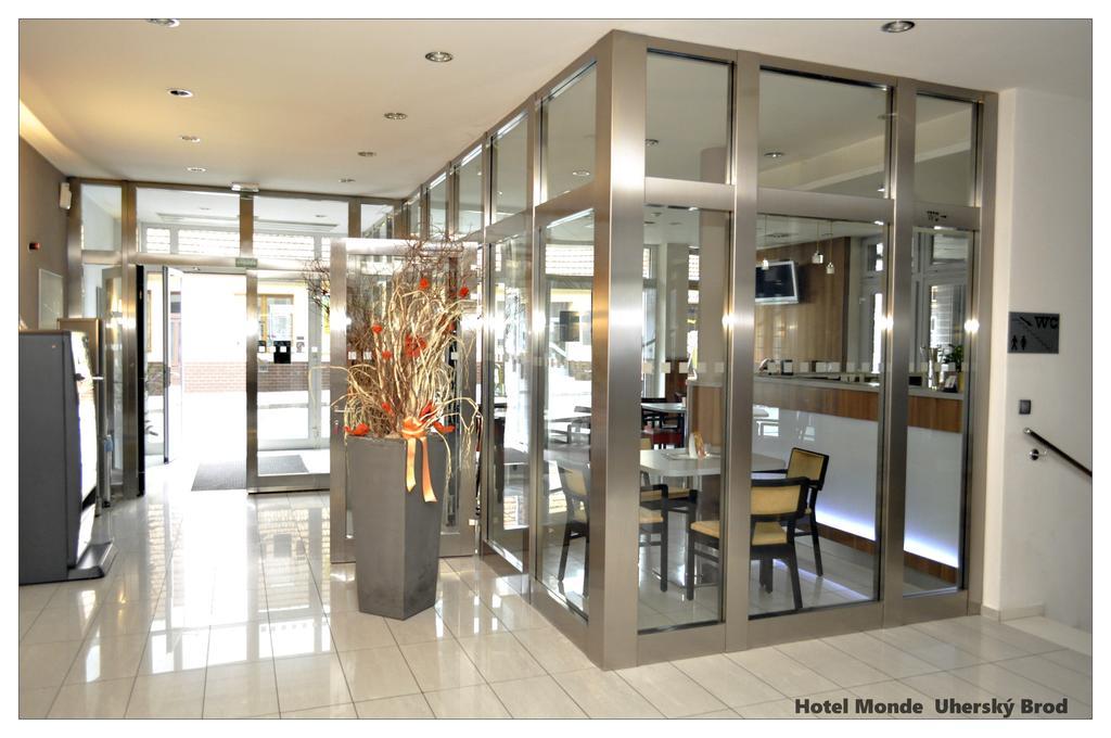 Hotel Monde Uherský Brod Kültér fotó