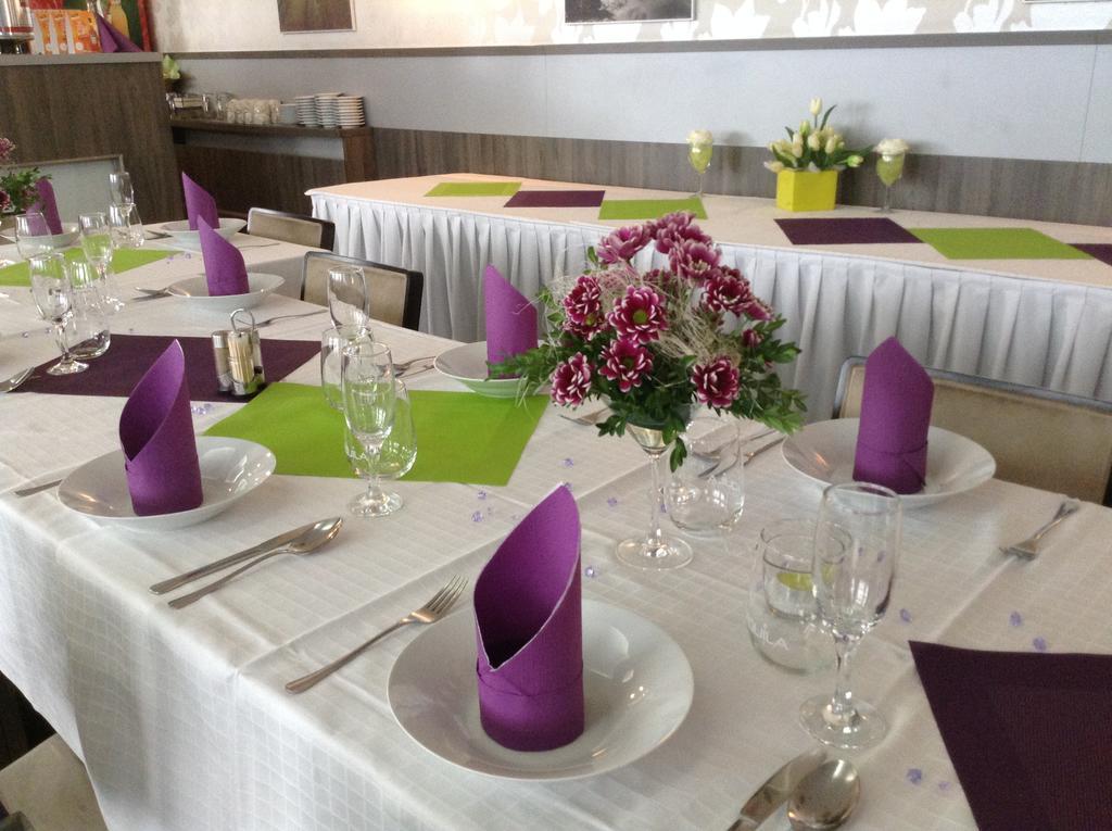 Hotel Monde Uherský Brod Kültér fotó