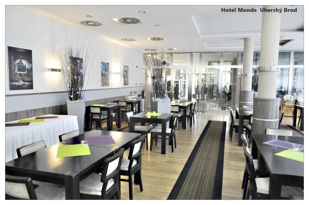 Hotel Monde Uherský Brod Kültér fotó